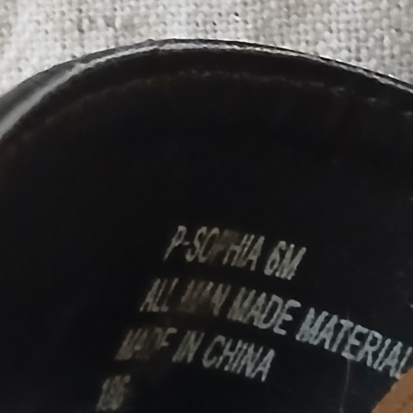 Steve Madden Glossy Black Women's Sandals - Picture 6 of 6